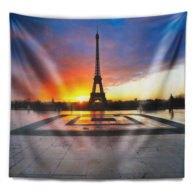 Tapisserie de Paris, Tour Eiffel, au lever du soleil, H 32 po x l 39 po