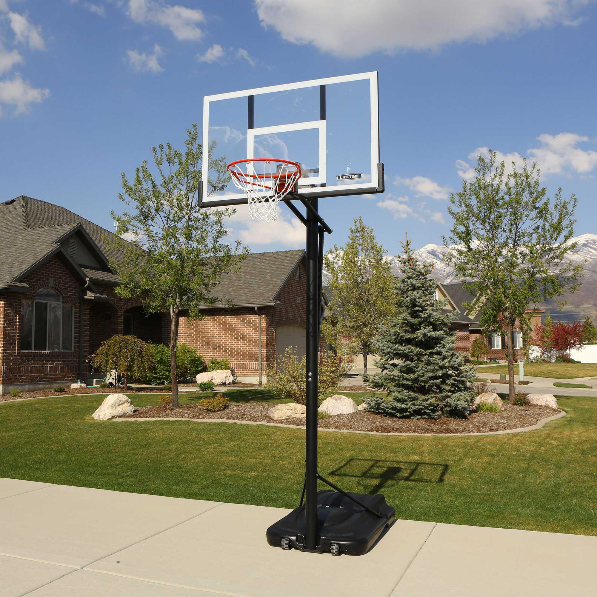 Portable shop basketball court