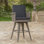 Tabouret de bar pivotant extérieur en osier 30 po avec coussin résistant à l'eau, mélange de noir et de gris foncé