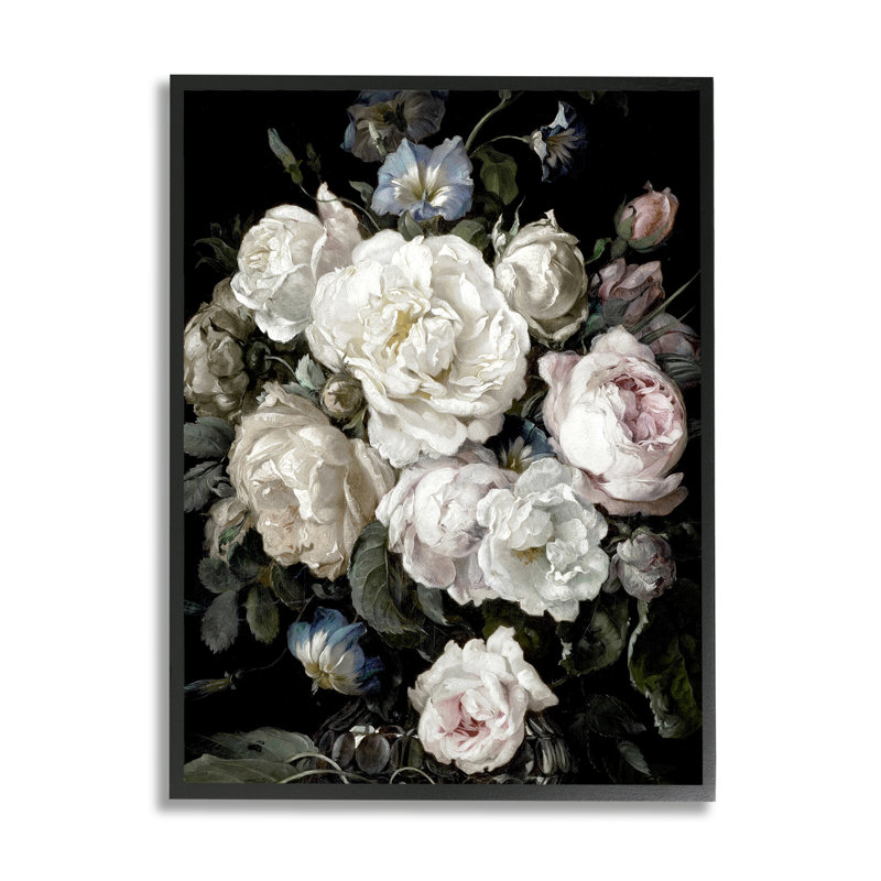 Arrangement classique de roses et de globes rouges par Angela Mcqueen, H 20 po x l 16 po x P 1,5 po