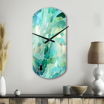 Lomuscio, verre de mer, mosaïque, motif côtier émeraude - horloge cylindrique abstraite, horloge asymétrique