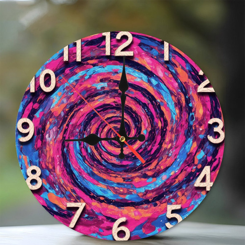 Horloge avec motif tourbillonnant