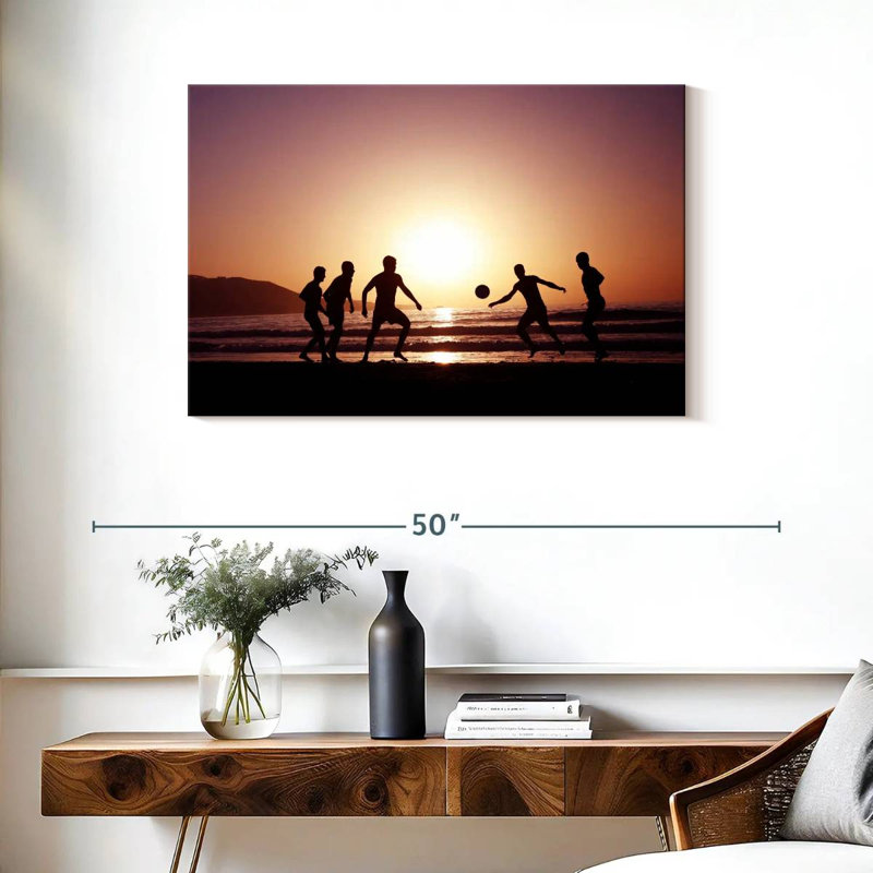Silhouette de soccer sur la plage Sireci, H 24 po x l 36 po
