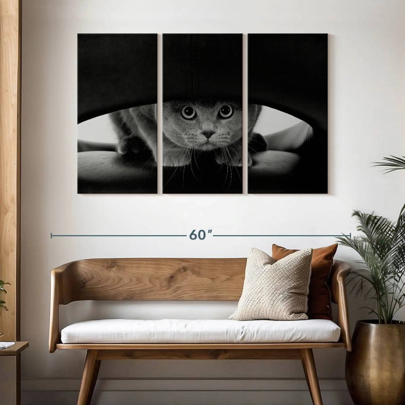 Peeking Cat, H 32 po x l 50 po