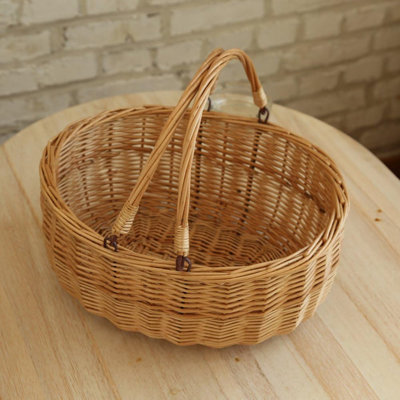 Wicker Picnic Baskets with Handles. (Natural)