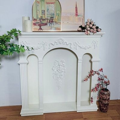 Foyer autoportant en bois massif beige