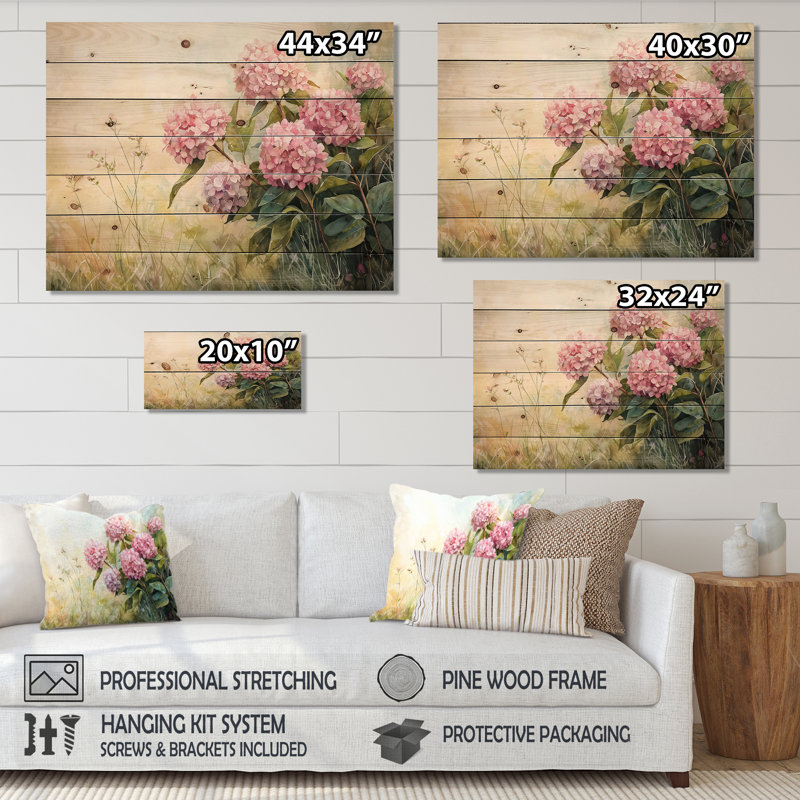 Hortensias dans un pré d'été II - Art mural en bois d'hortensias - sur bois de pin naturel, H 10 po x l 20 po
