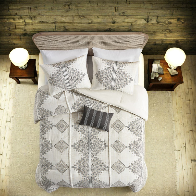 Luxurious Bedding Sets, Polyester Comfort, Global Inspired King Size