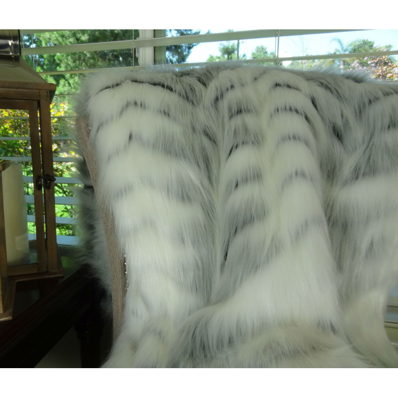 Jeté et couvre-lit en fausse fourrure de renard blanc et gris Thomas Collection® Luxury, l 58 po x L 60 po