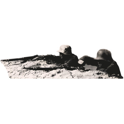 Soldat de la Seconde Guerre mondiale, derrière un trench militaire en carton