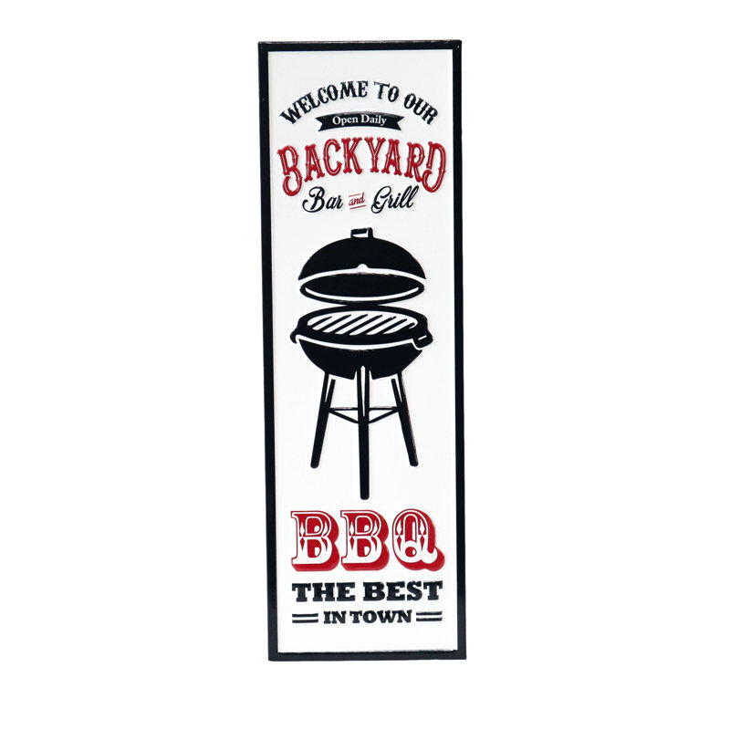 Enseigne verticale verticale en métal «Backyard BBQ» 23 po.