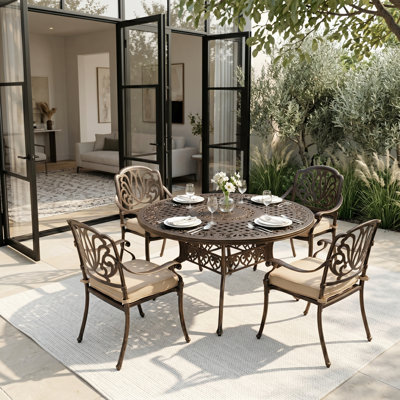 La table et les chaises d'extérieur en fonte d'aluminium 5 pièces, l'ensemble de salle à manger de patio rétro classique pour 4 personnes comprennent une table de salle à manger ronde de 54,5 po et 4 chaises avec coussin amovible et trou pour parasol