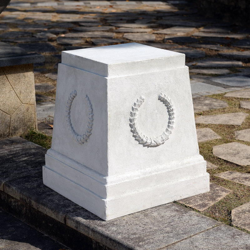 Square Laurel Pedestal
