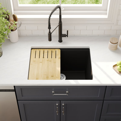 Évier de cuisine à cuve simple encastrable en composite à quartz 25 po x 19 po DeerValley avec accessoires