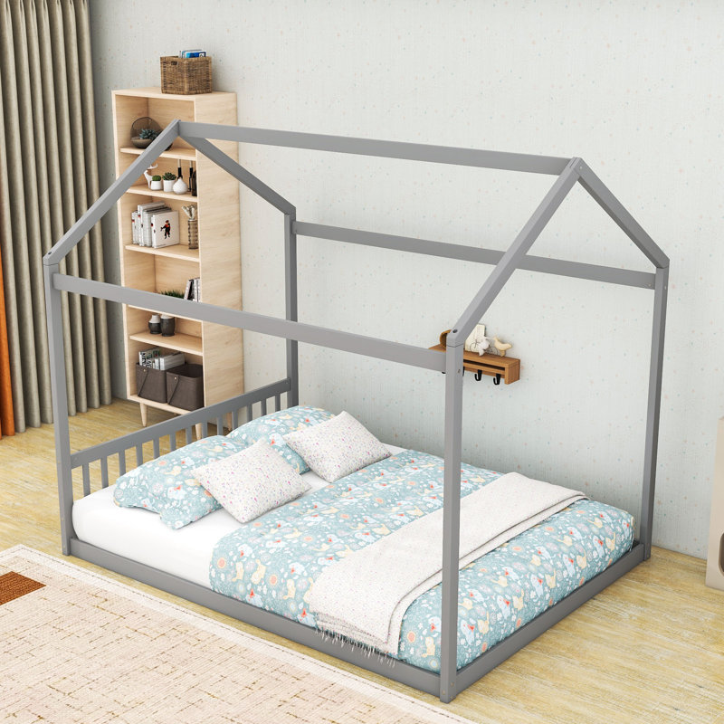 Grand lit maison en bois avec un design amusant en forme de maison, Gris