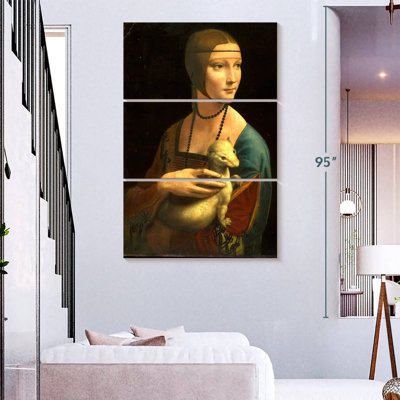 Leisha avec un portrait d'hermine