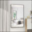 Miroir de salle de bain rectangulaire surdimensionné avec cadre en aluminium pour un montage mural polyvalent dans plusieurs pièces