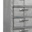 Commode 5 tiroirs en placage assorti gris avec guides latéraux et quincaillerie sur mesure, parfaite pour les solutions de rangement modernes.