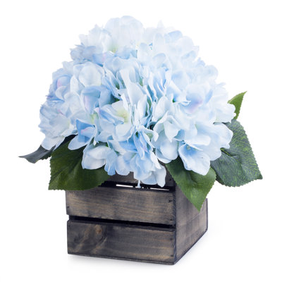 Agencements de fleurs en soie hortensia et de pots de fleurs en bois