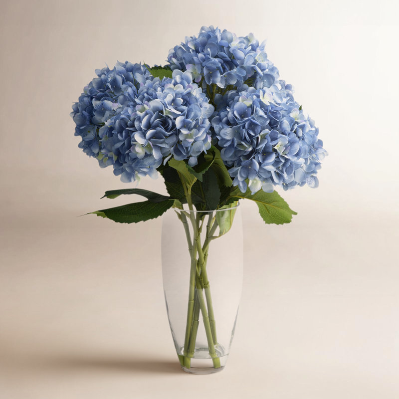 Hortensias dans un vase en verre, Bleu