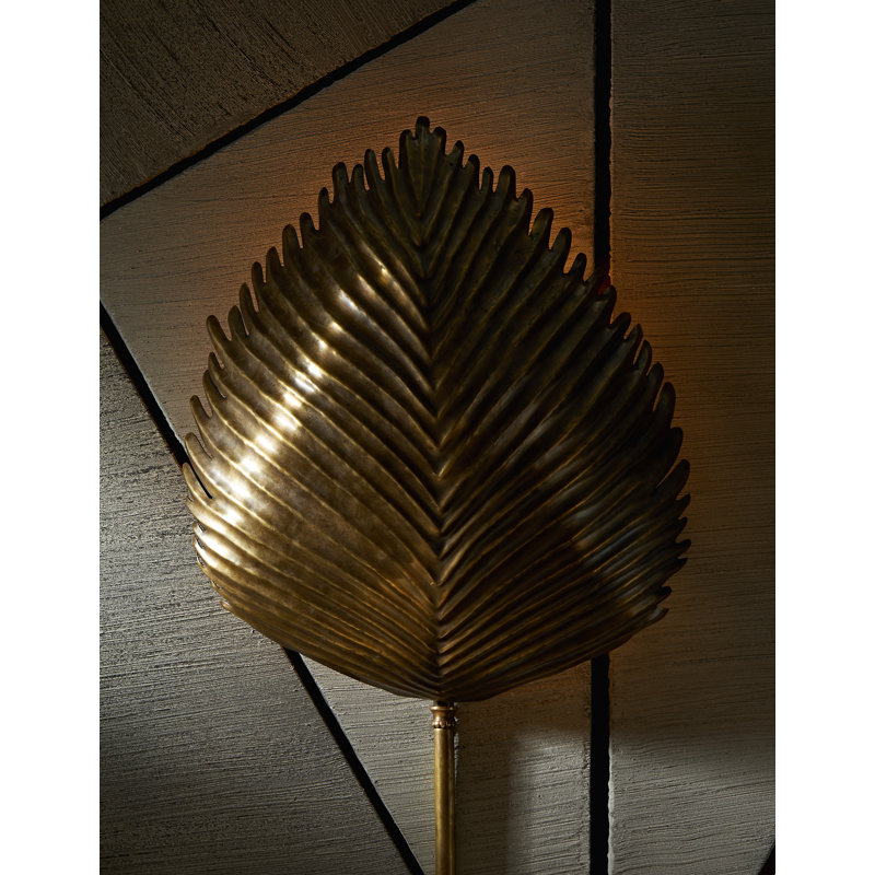 1 - Light Wallchiere