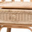 Table de chevet moderne en rotin de style bohémien avec un design ajouré et un rangement pratique, parfait pour les chambres élégantes