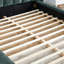 Grand lit plateforme tapissier-839087601