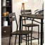 Table carrée 5 pièces à hauteur de comptoir avec 4 chaises hautes à dossier à lattes en brun antique et noir, style industriel pour 5 personnes de style transitionnel, avec table en bois et métal noir