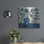 "Vase de fleurs bleues" par Holly Wojhan-1660363794
