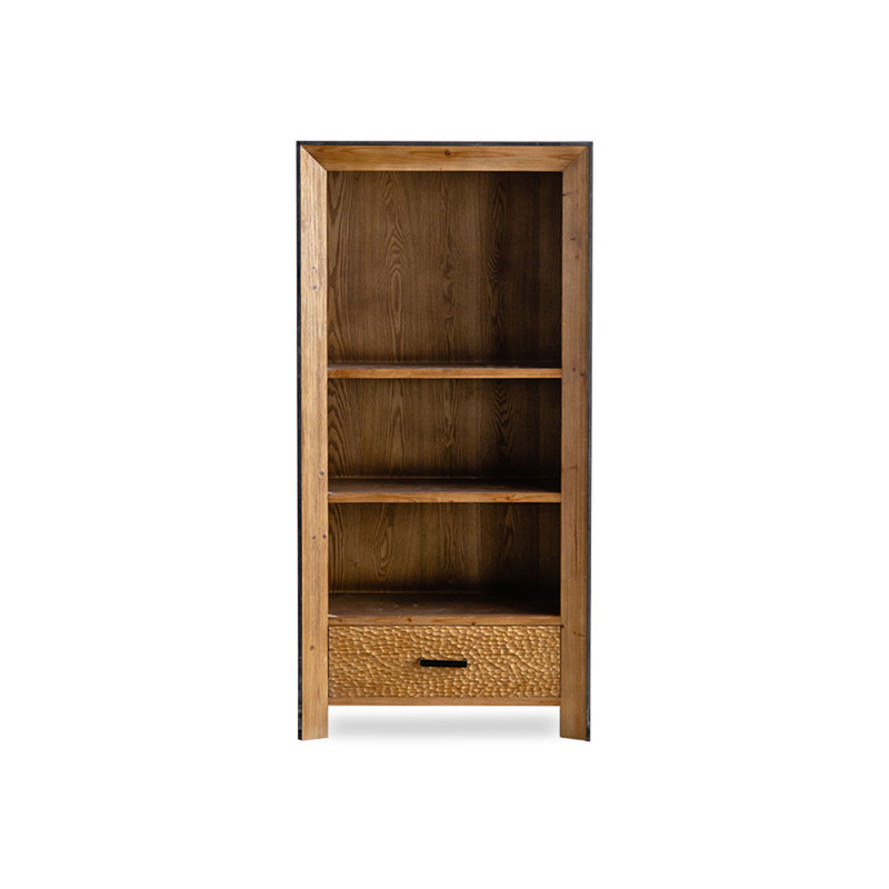Vitrines en noyer massif et bois manufacturé