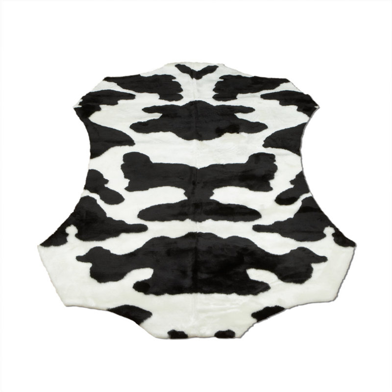 Tapis lavable en fausse fourrure de vache, Peau 4 pi 7 po x 6 pi 7 po