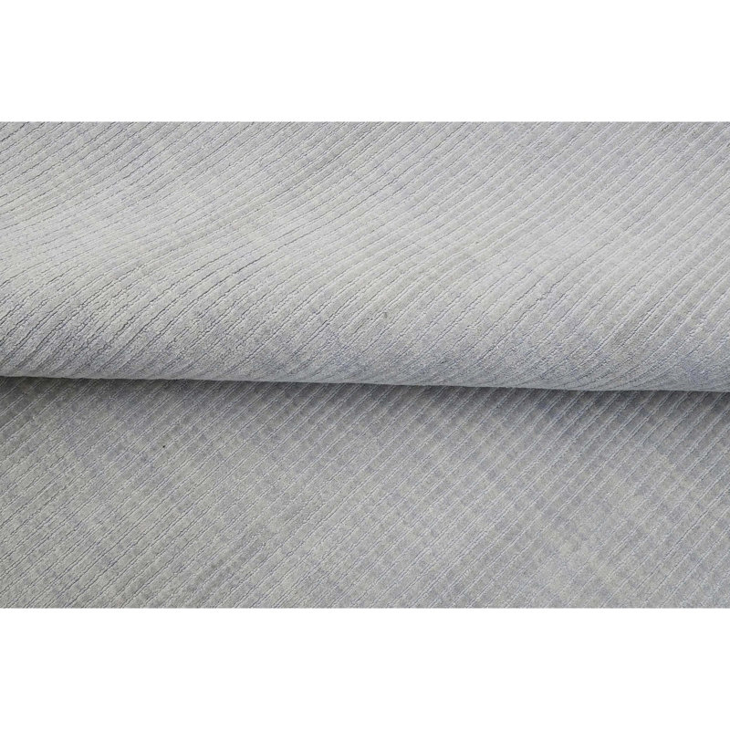 Silk Area Rug in Silver, Rectangle 6' x 9'