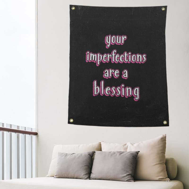 Tapisserie de tableau noir de polyester imparfaites quote, H 36 po x l 26 po, Rose