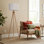 Lampe trépied en bois naturel avec abat-jour tambour en tissu blanc Mid Century