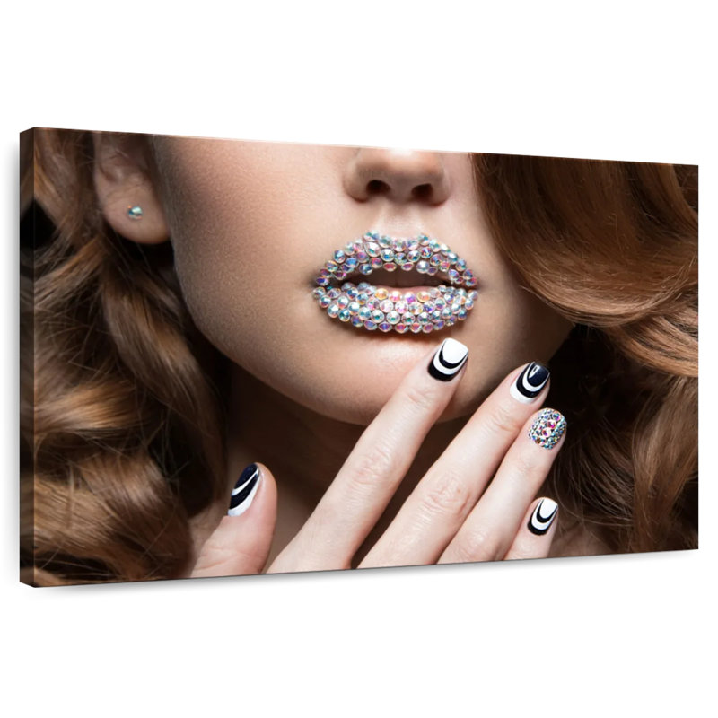 Shollerworth Crystal Girl Nails, H 8 po x l 12 po