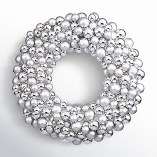 Shiny and Matte Ball Wreath