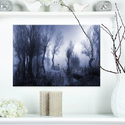 «Creepy Landscape in Sepia Tones», reproduction de photo sur toile tendue
