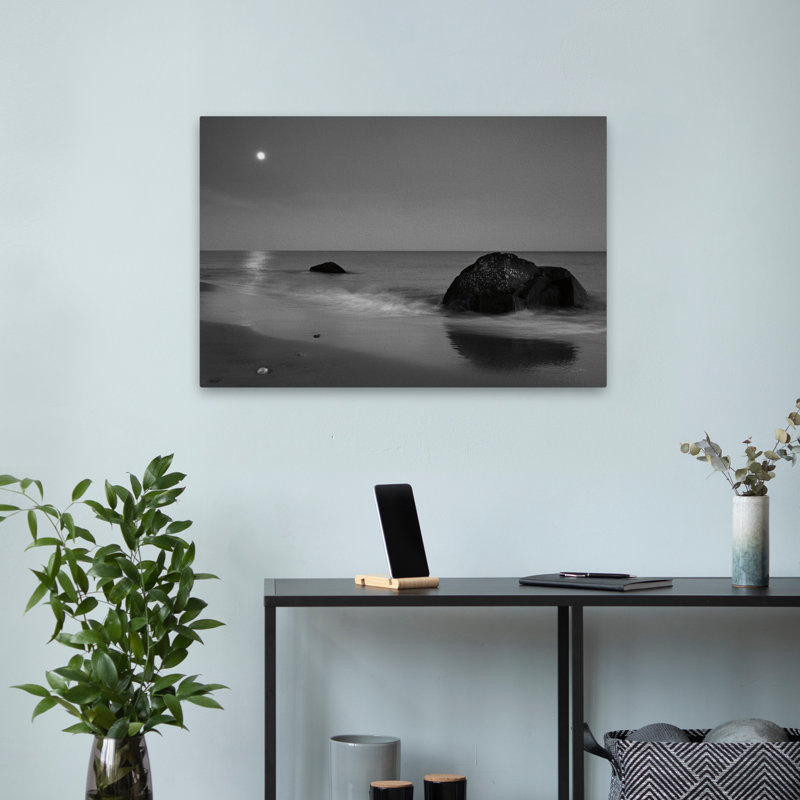 Été lune bord de mer noir et blanc plage blanche, H 24 po x l 16 po