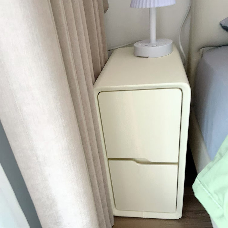 Ensemble de 2, table de chevet en bois massif avec 2 tiroirs, table de chevet mince de 10 po avec plateau en cuir beige, conception étroite pour petite chambre à coucher