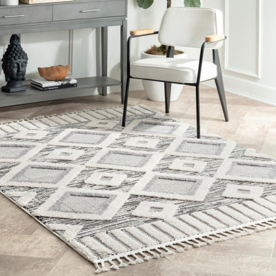 Warthen Geometric Indoor Rug