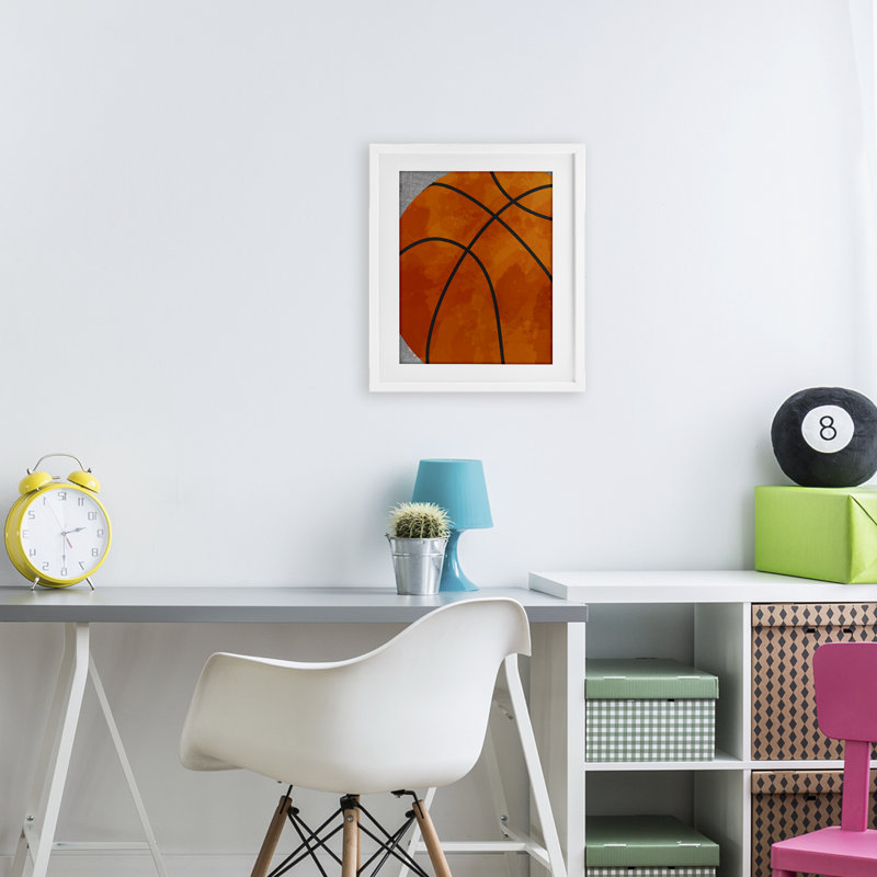 «Bouncing Fun Basketball», reproduction encadrée sous verre, design par Christine Simpson Art, H 16 po x l 13 po