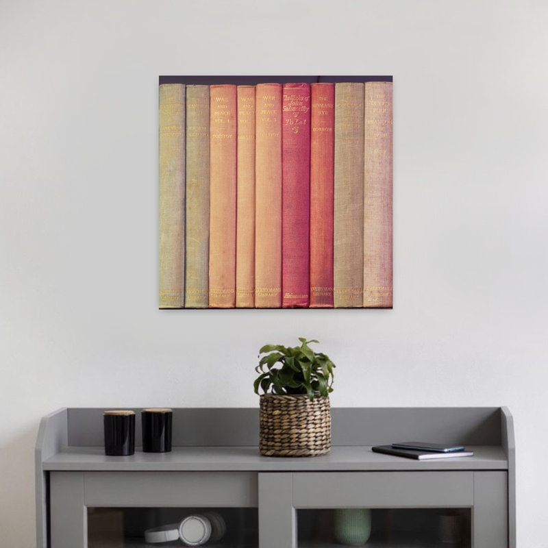 Art contemporain Tolstoï avec des livres sur une tablette, H 18 po x l 18 po