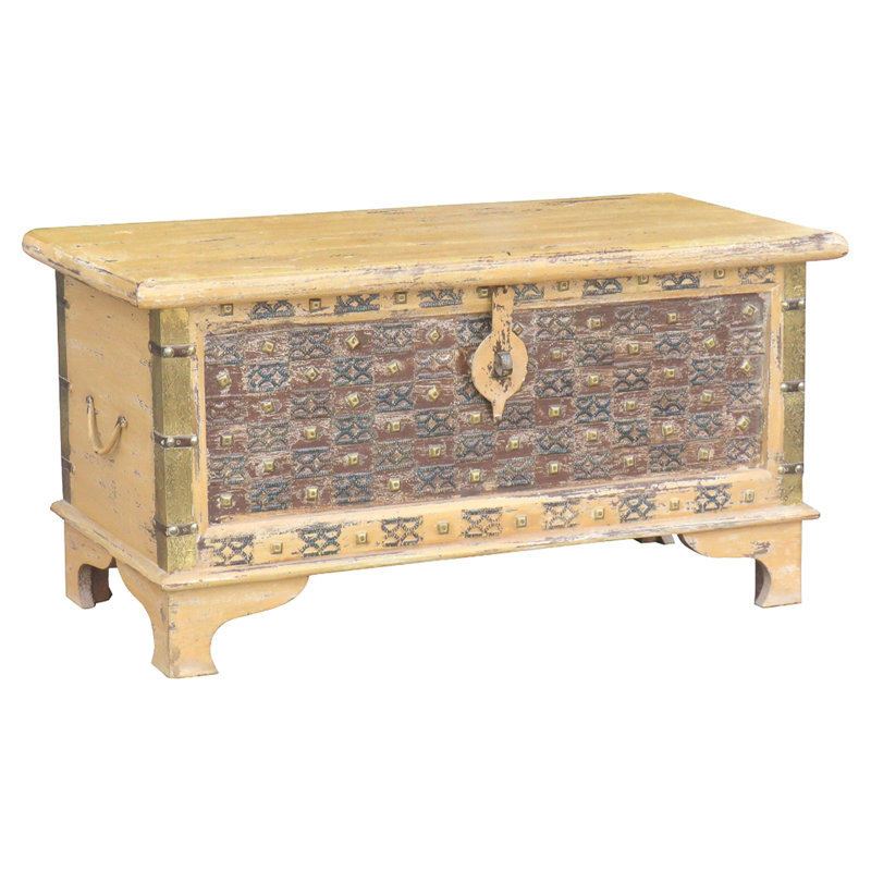 Arihaant Blanket Chest