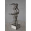 Alesi, art moderne de la statue de boules d'acrobate
