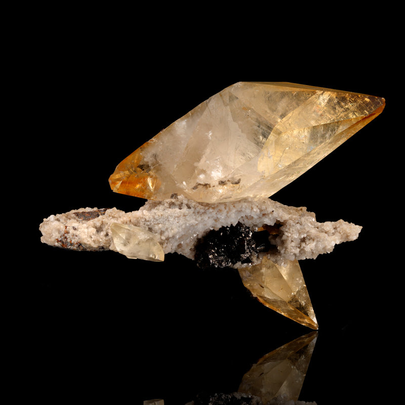Calcite Elmwood sur barite avec sphalérite / 1,23 lb