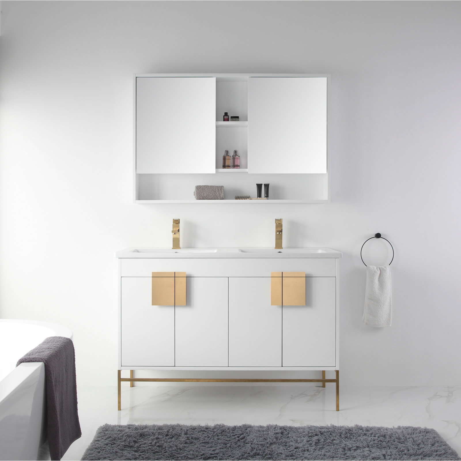 Maisie Surface Medicine Cabinet, White
