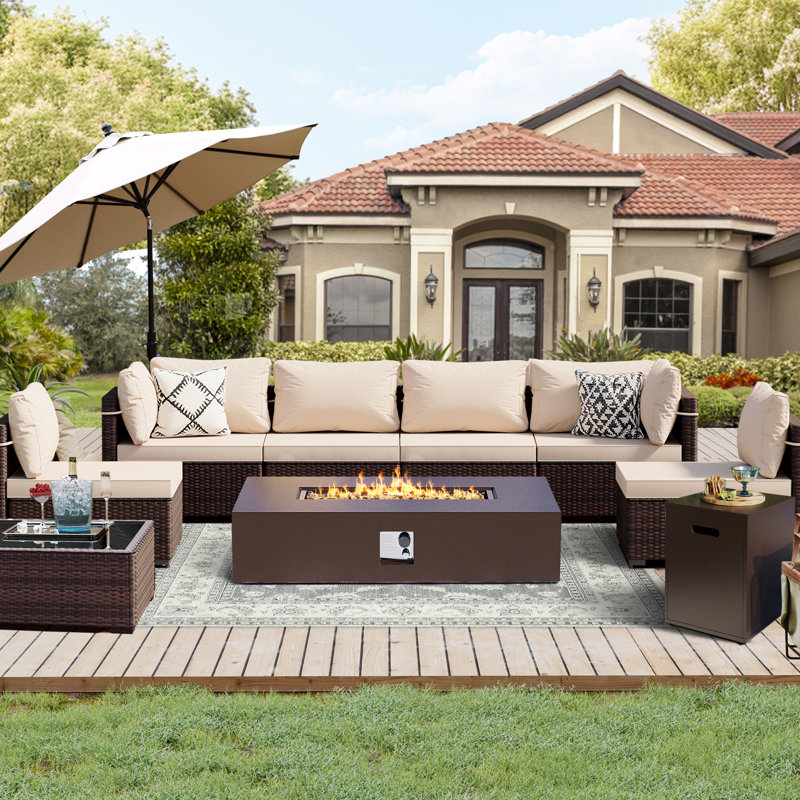 Ensemble de conversation 9 pièces pour terrasse en rotin avec foyer extérieur de 56 pouces et coussin de siège confortable