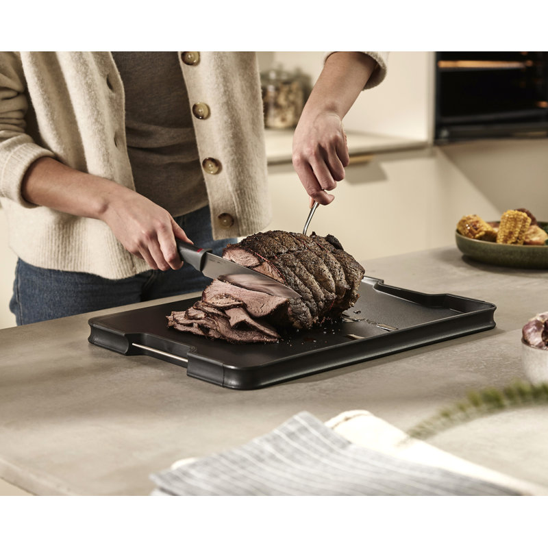 Joseph Joseph Cut & Carve Plus planche à découper multifonction, L 11,5 po x L 16,5 po, Noir