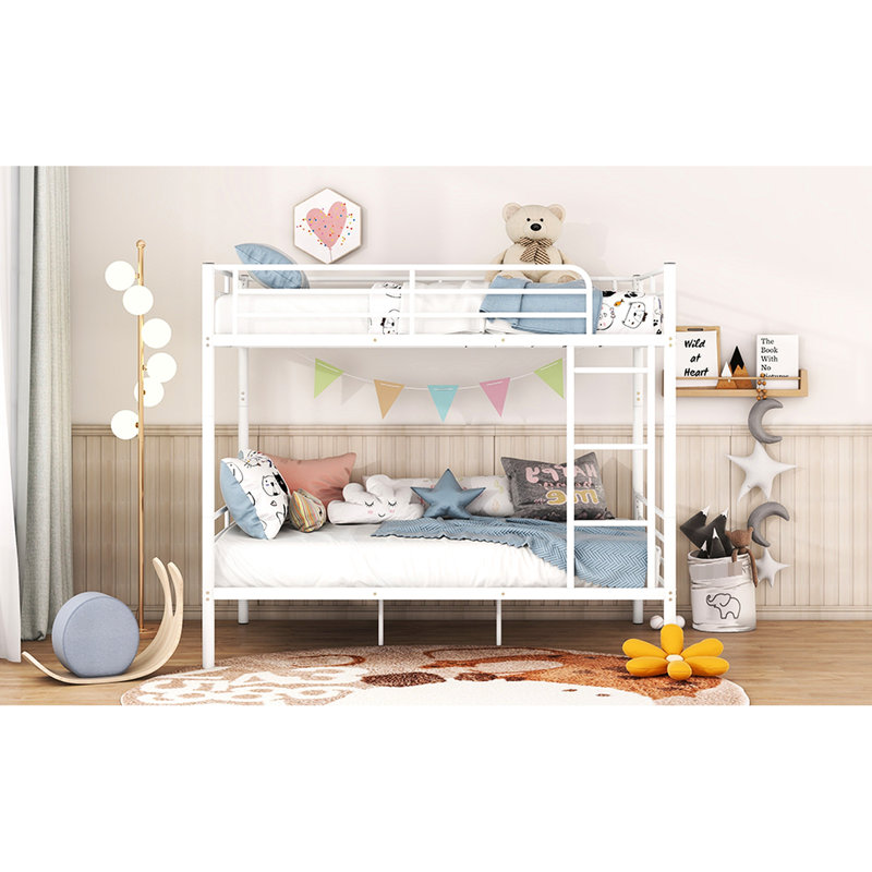 Lit double au-dessus d'un lit superposé, fabrication en fer blanc et élégant, s'adapte à tous les dormeurs, assemblage pratique, construction épurée moderne, peu encombrant, sécuritaire pour les personnes âgées