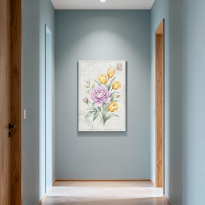 Bouquet de plantes et de fleurs avec pivoines mauves et tulipes jaunes